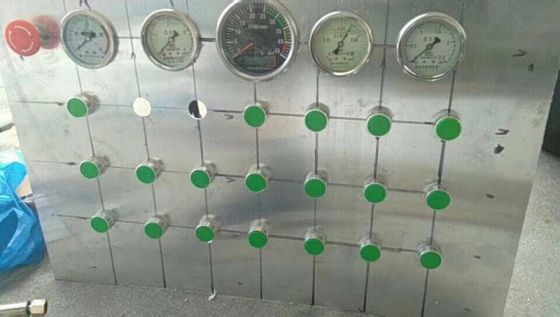 我公司為某消防大隊維修過火高噴車2